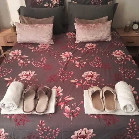 Acces Salle De Bain Proche Site Touristique Parking Gratuit *